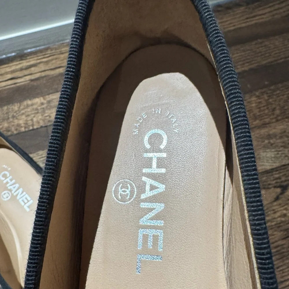 CHANEL Black Ballet Flats - Picture 4 of 7